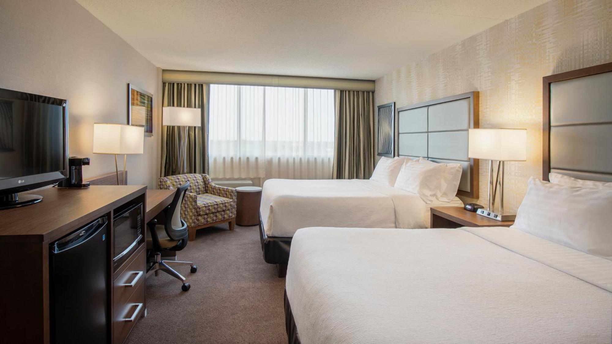 2 Queen Standard City View High Floor